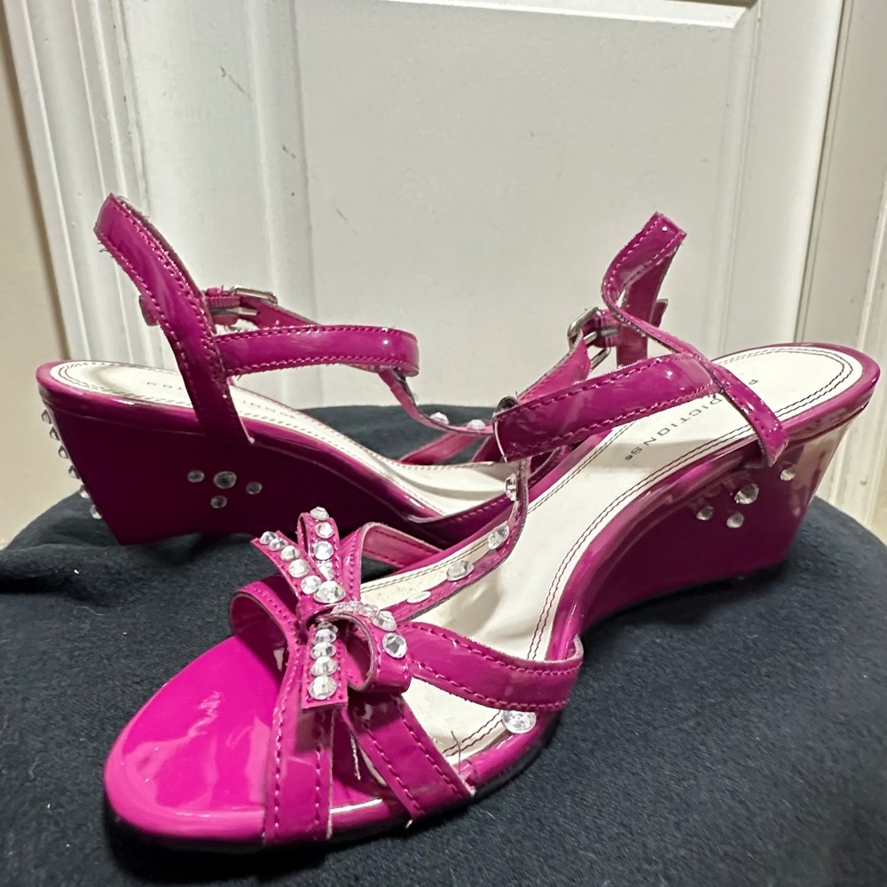 Purple Sz 5 bedazzled wedge heels